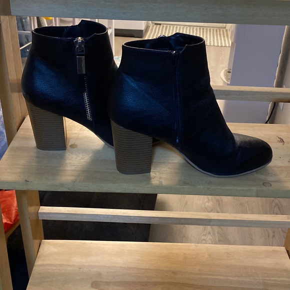 Apt 9 Black And Brown Ankle Boots 